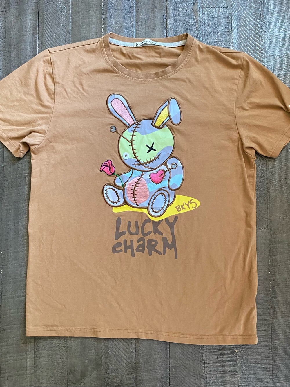 BKYS Lucky Charm Embroidered Emo Camo Bunny Graphic T-Shirt Men’s Size Medium